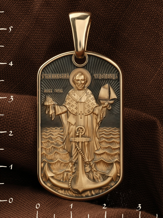 Образок из золота c эмалью