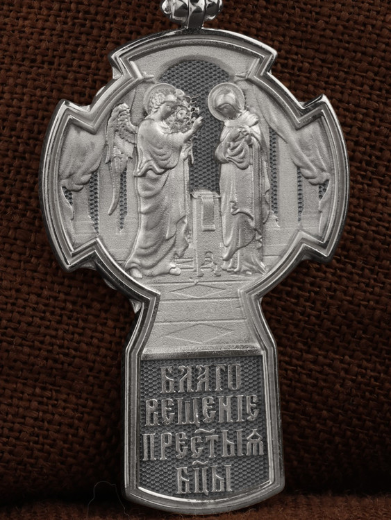 Крест из белого золота