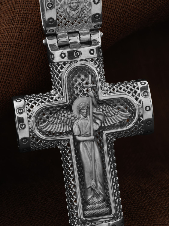 Крест из белого золота