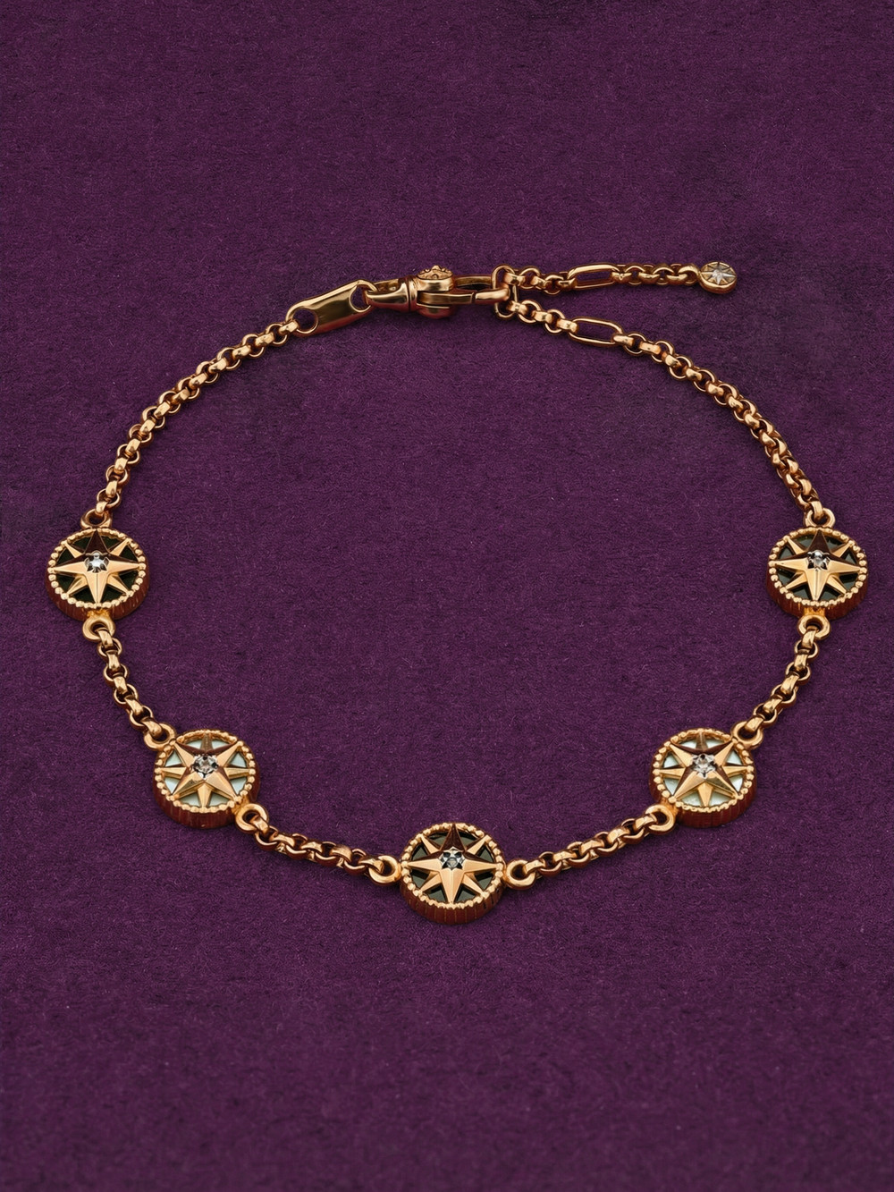 Браслет из золота c бриллиантами, ониксом и перламутром