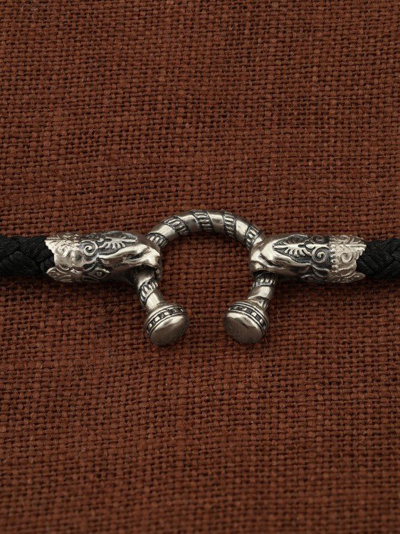 Шнурок шёлковый из белого золота c шёлковым шнурком