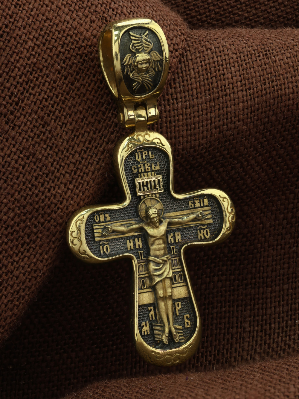 Крест из лимонного золота