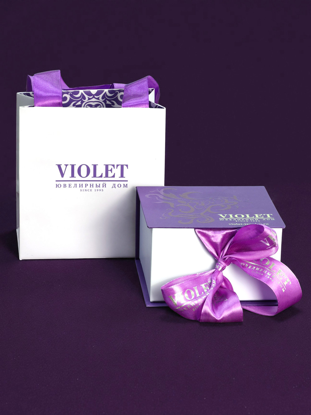 Брошь из лимонного золота c эмаль , малахитом и перламутром