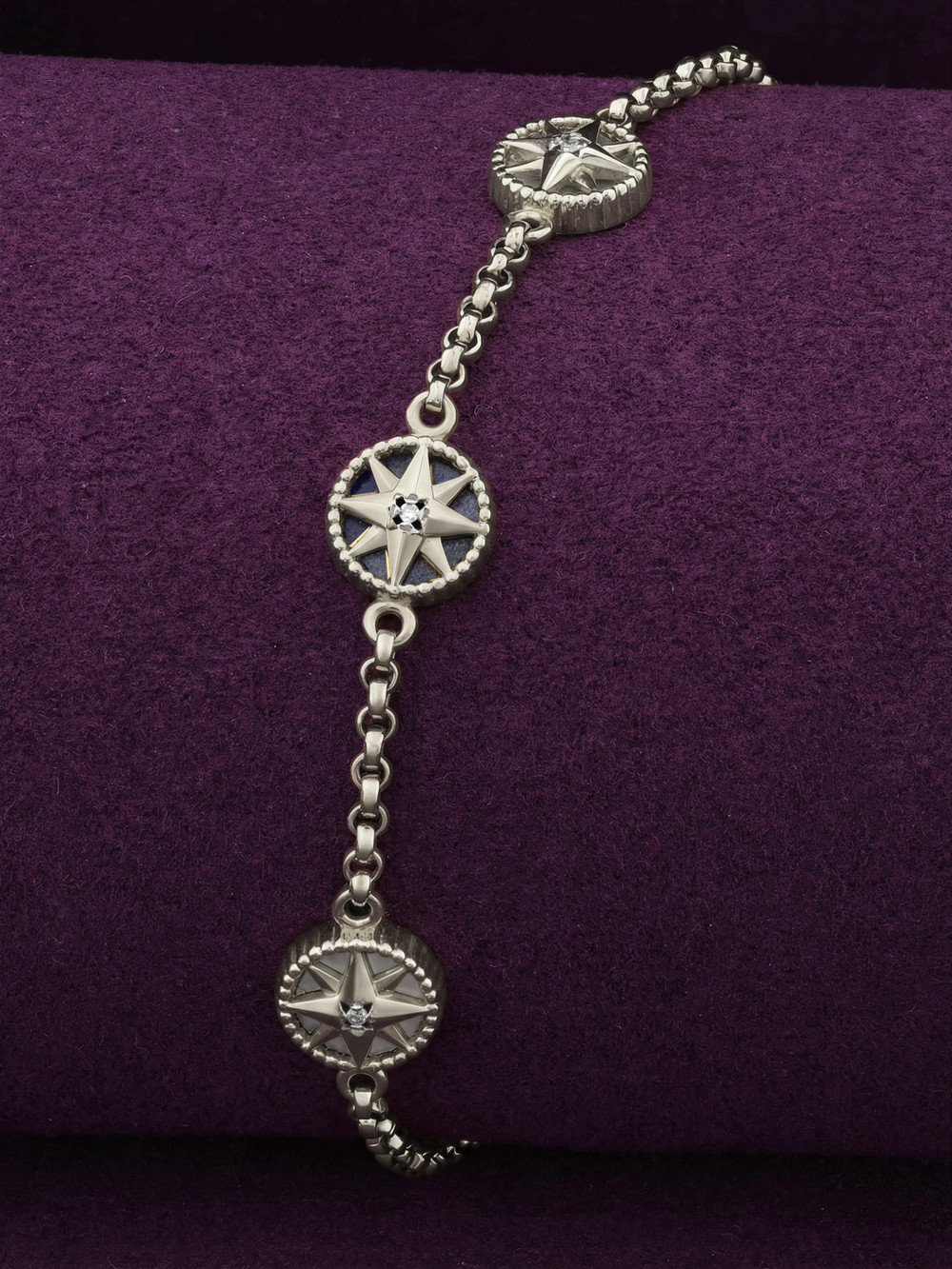 Браслет из белого золота c бриллиантами, лазуритом и перламутром