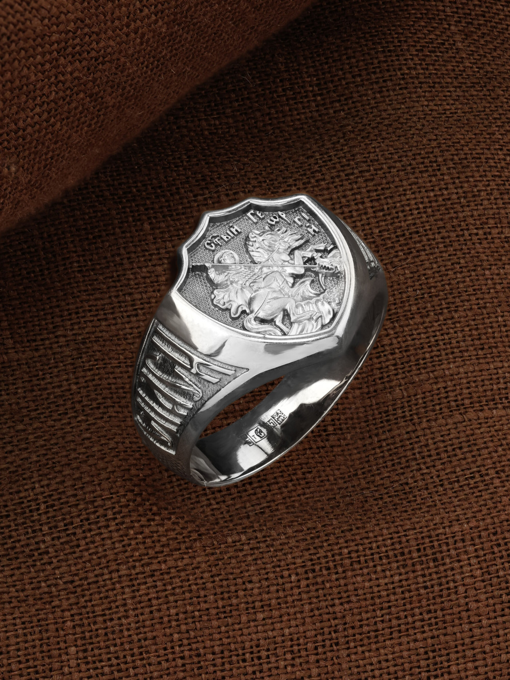 Кольцо из белого золота