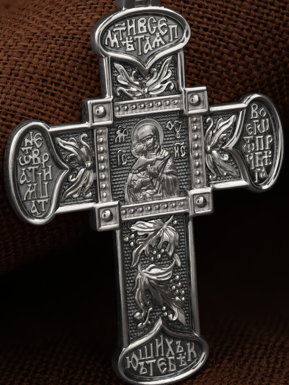 Крест из белого золота