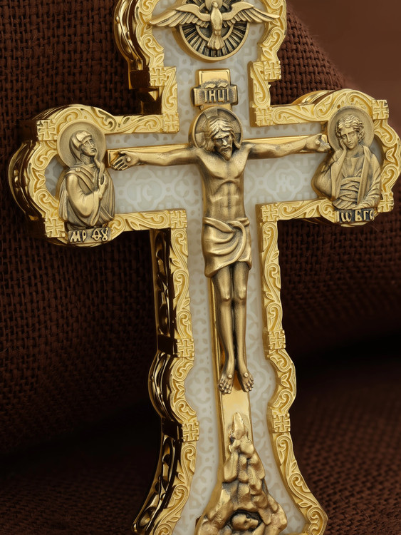 Крест из лимонного золота c бивнем мамонта