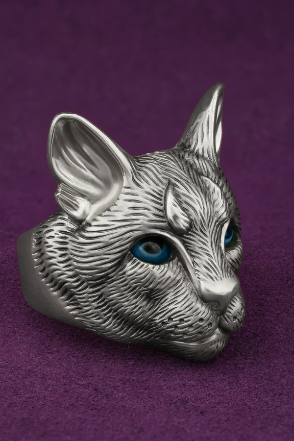 Кольцо из белого золота c эмаль