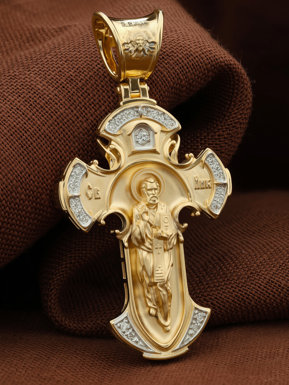 Крест из лимонного золота c бриллиантами