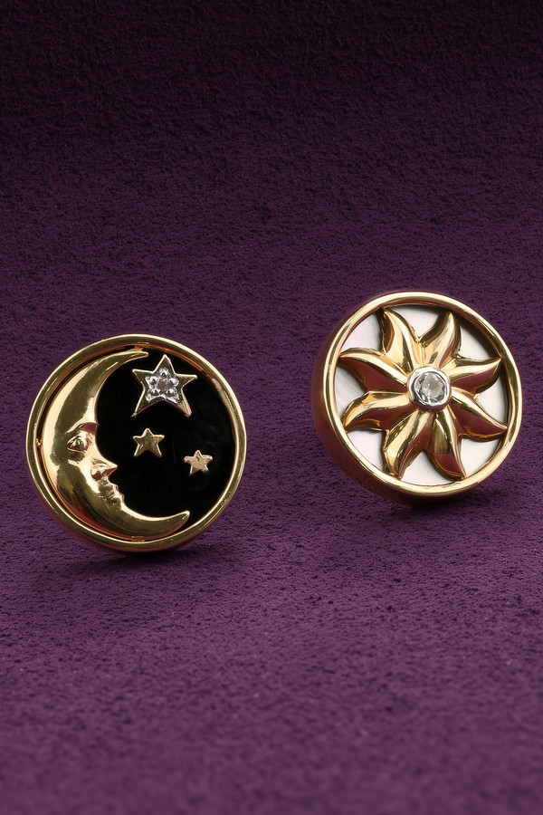 Серьги из золота c бриллиантами, ониксом и перламутром