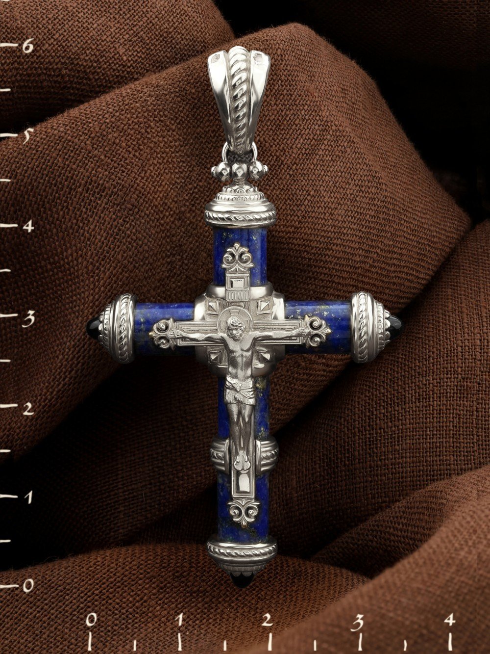 Крест из белого золота c ониксом и лазуритом