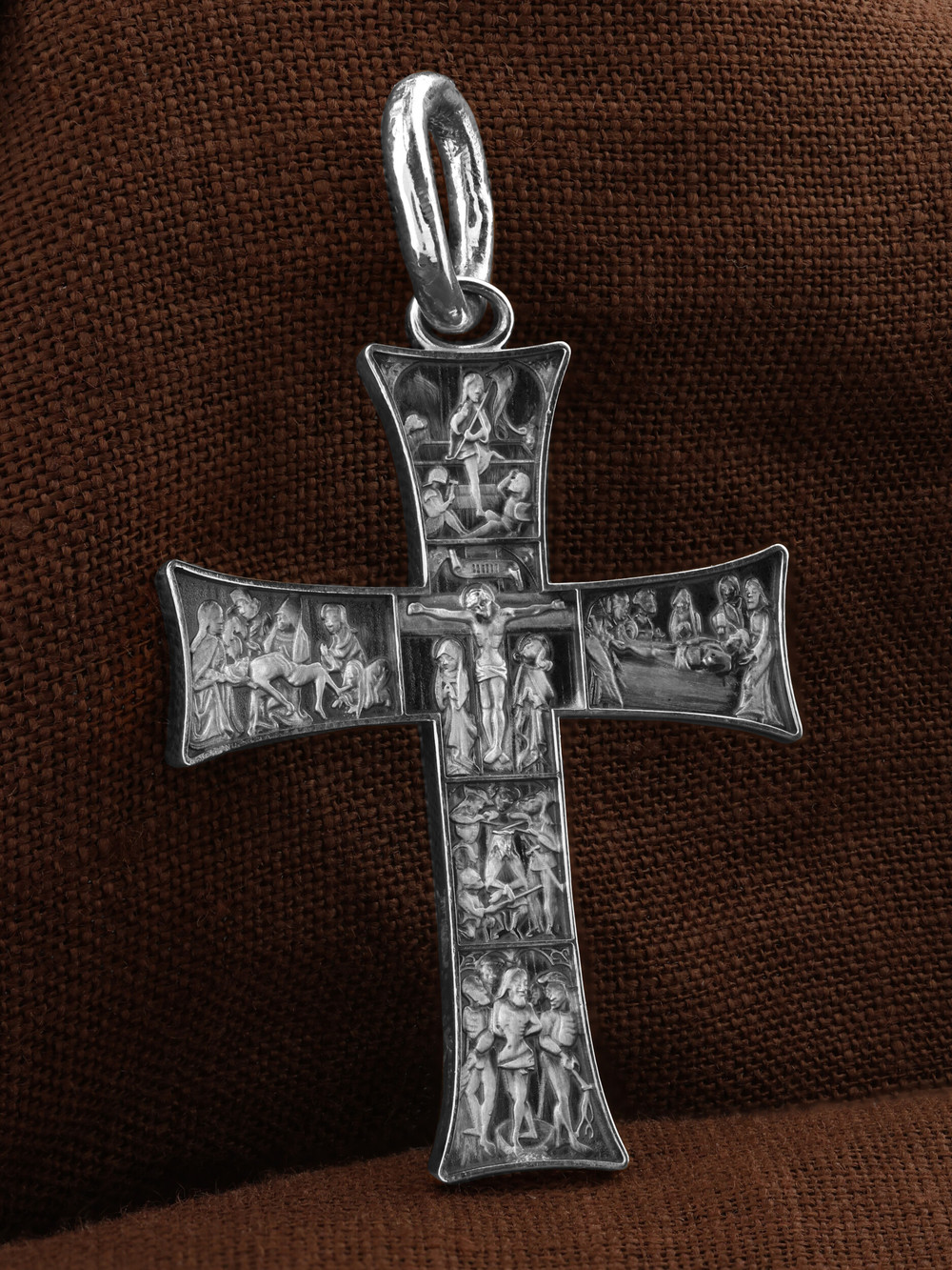 Крест из белого золота