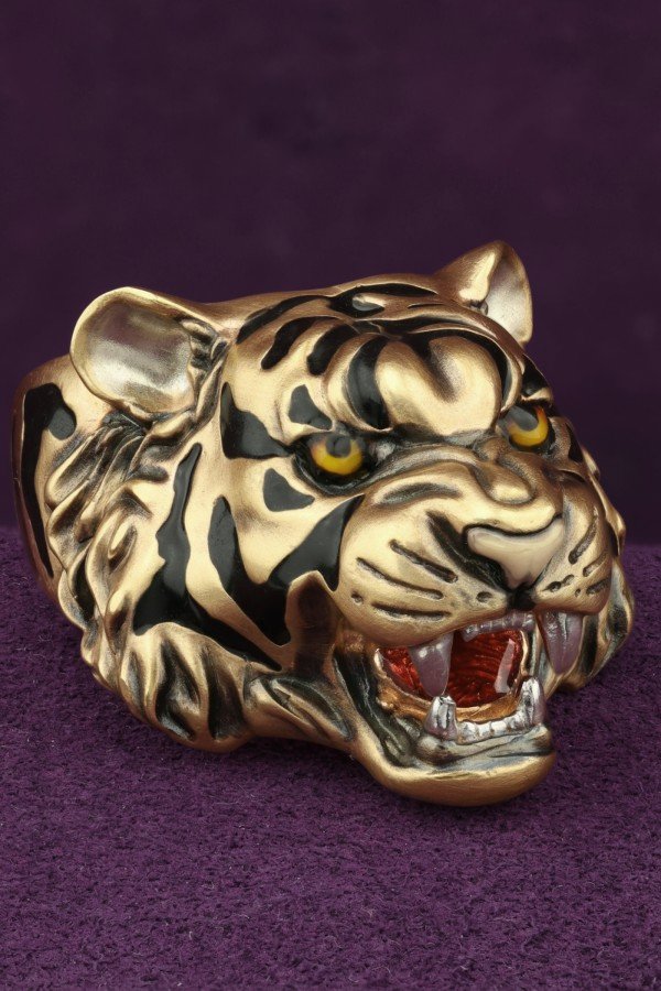 Кольцо из лимонного золота c эмаль