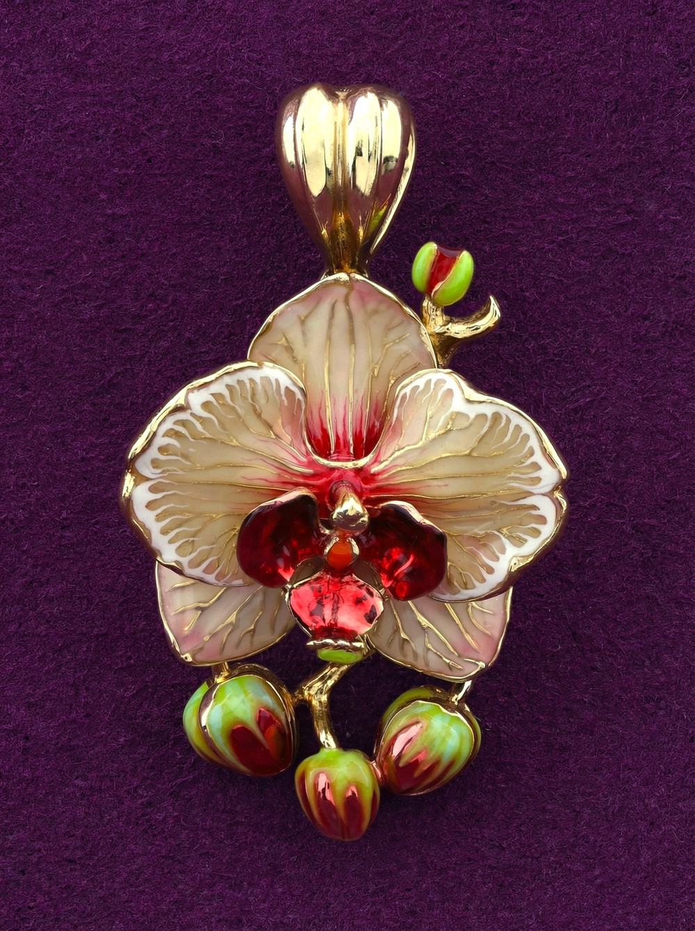 Подвеска из лимонного золота c эмаль