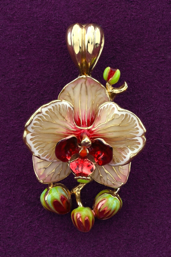 Подвеска из лимонного золота c эмаль