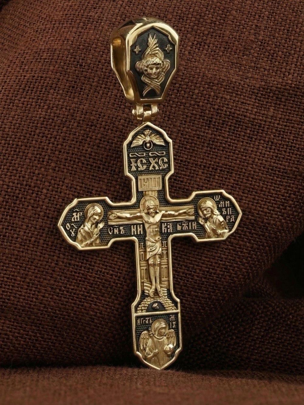 Крест из лимонного золота