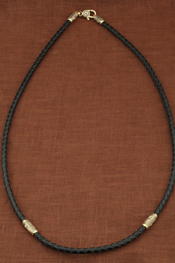 Гайтан из лимонного золота c кожаным шнурком