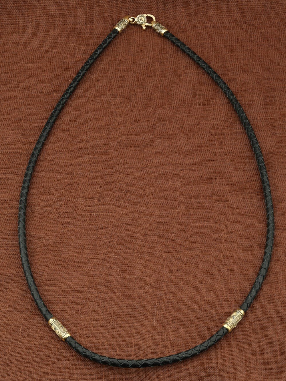 Гайтан из лимонного золота c кожаным шнурком