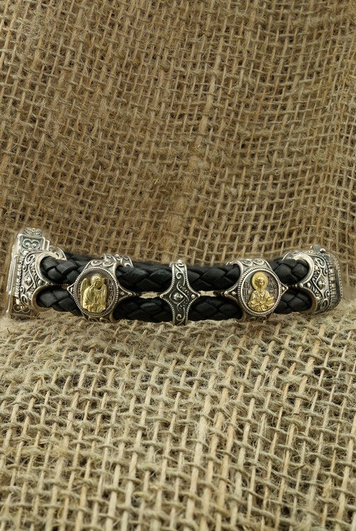 Браслет из серебра и золота c кожаным шнурком и ониксом