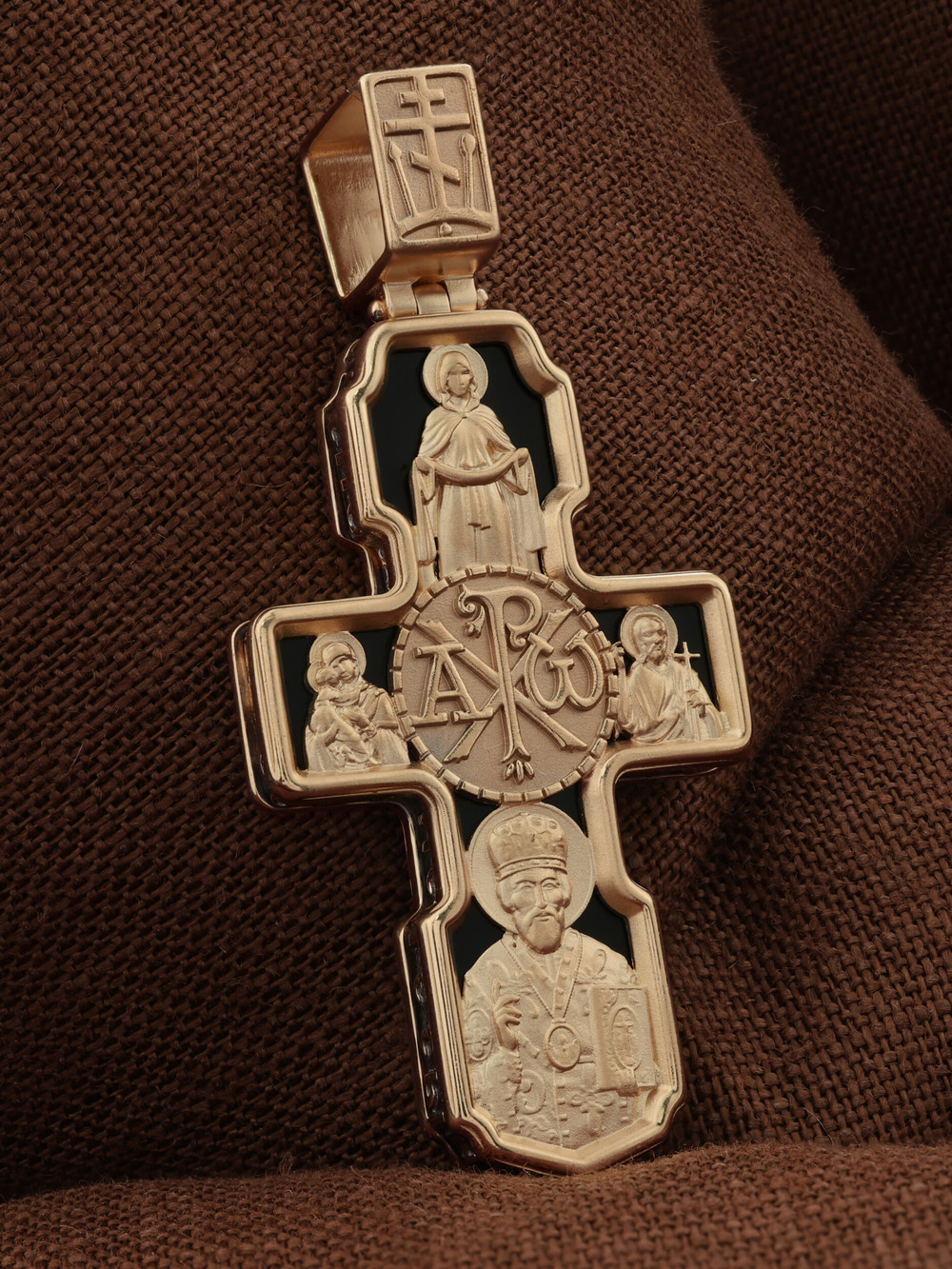 Крест из золота c ониксом