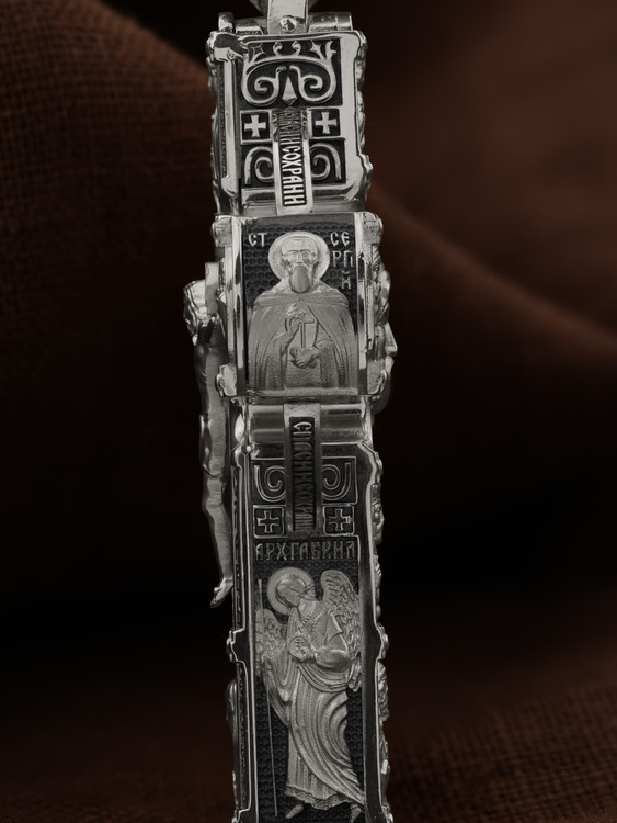 Крест из белого золота c эбеновым деревом