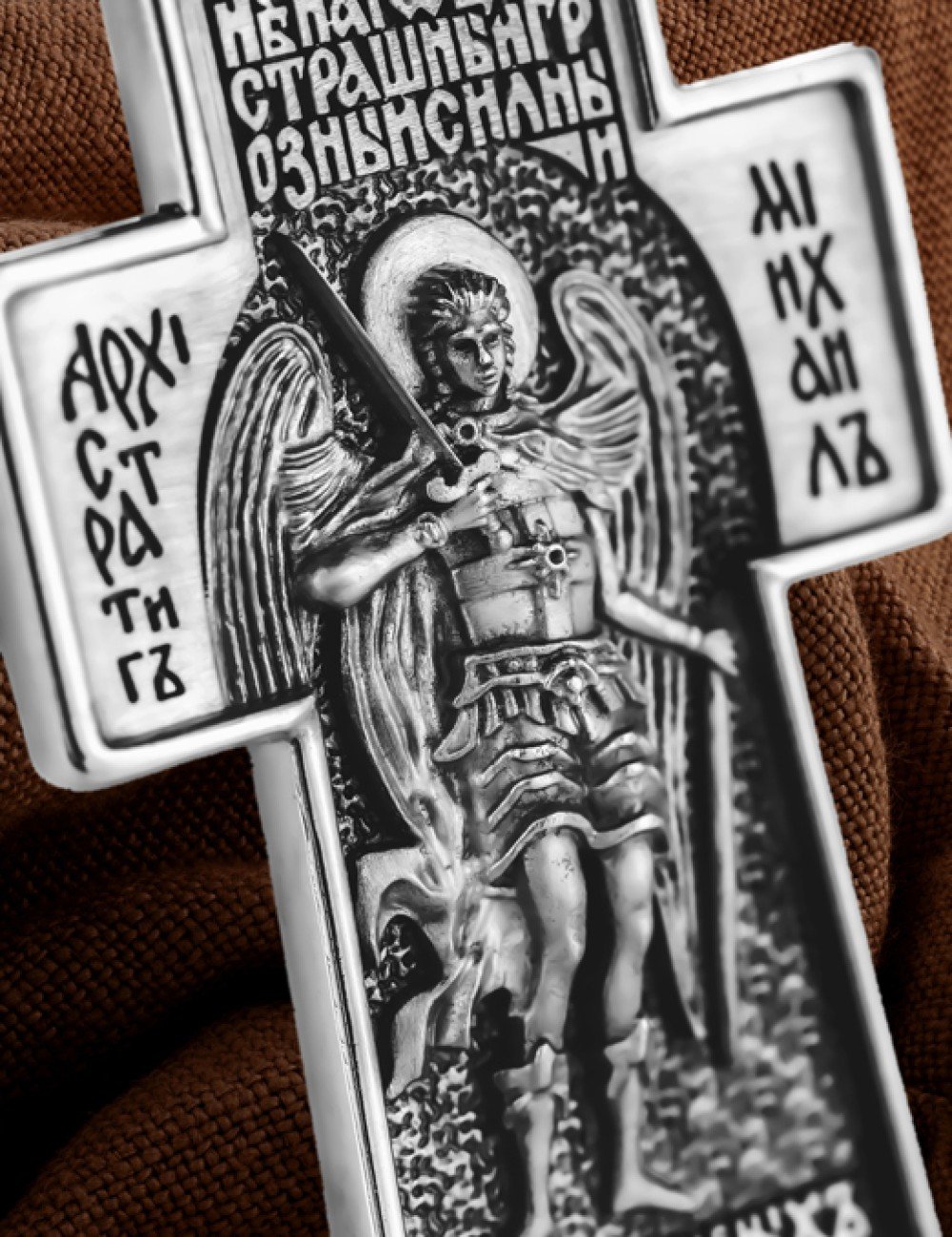 Крест из белого золота