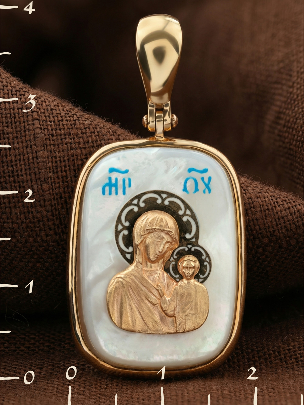 Образок из золота c эмаль и перламутром