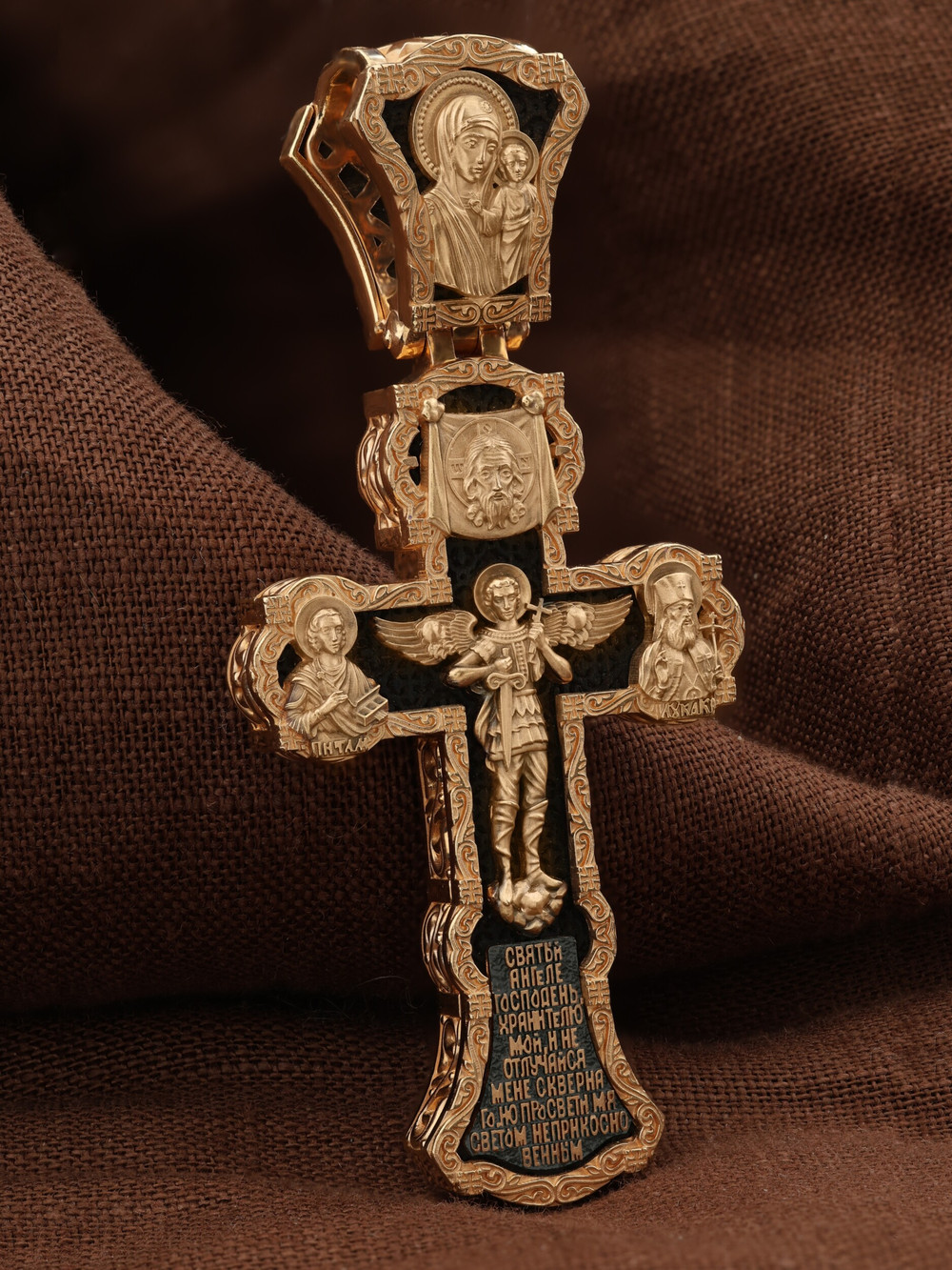 Крест из золота c эбеновым деревом