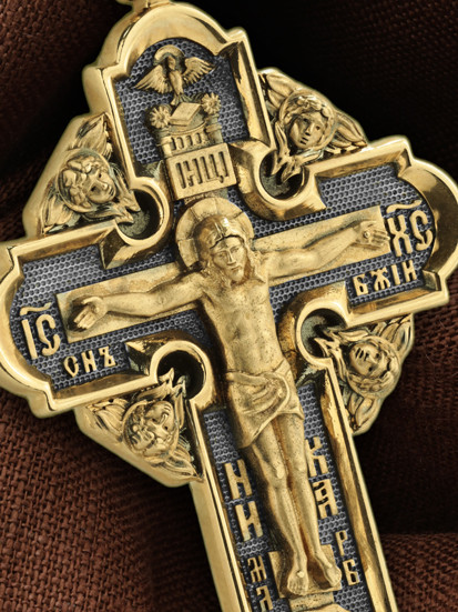 Крест из лимонного золота