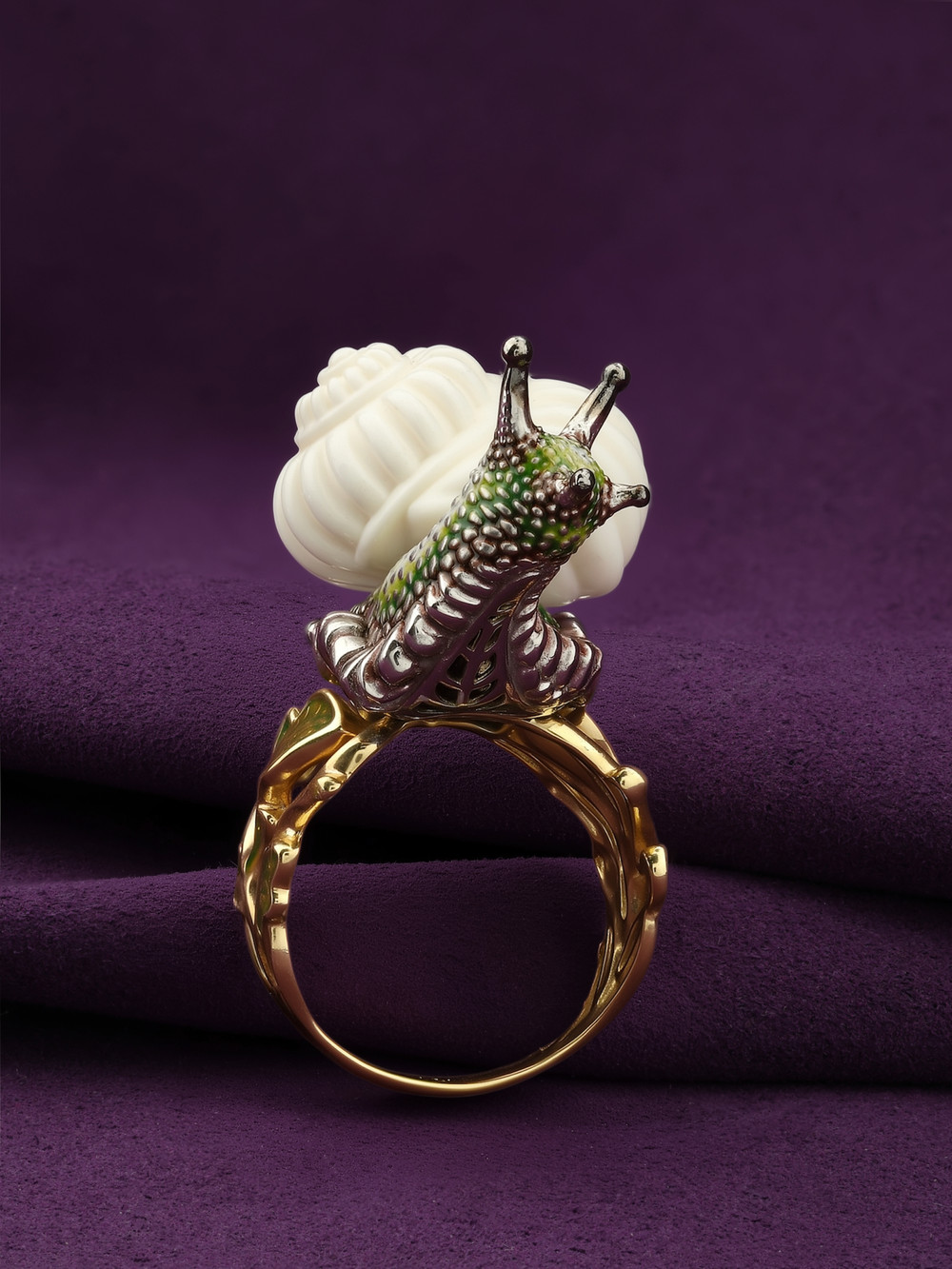 Кольцо из лимонного золота c эмаль и бивнем мамонта