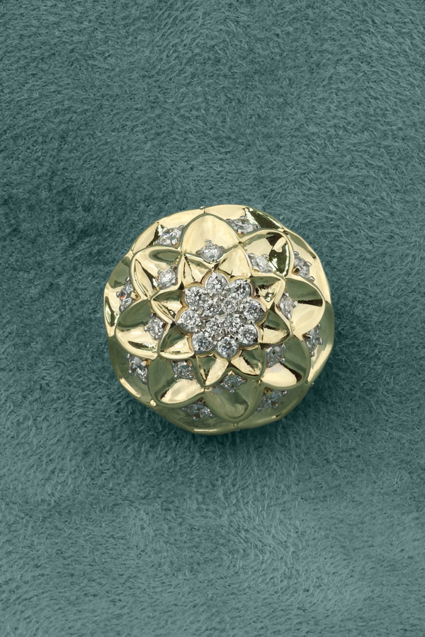 Подвеска из лимонного золота c бриллиантами