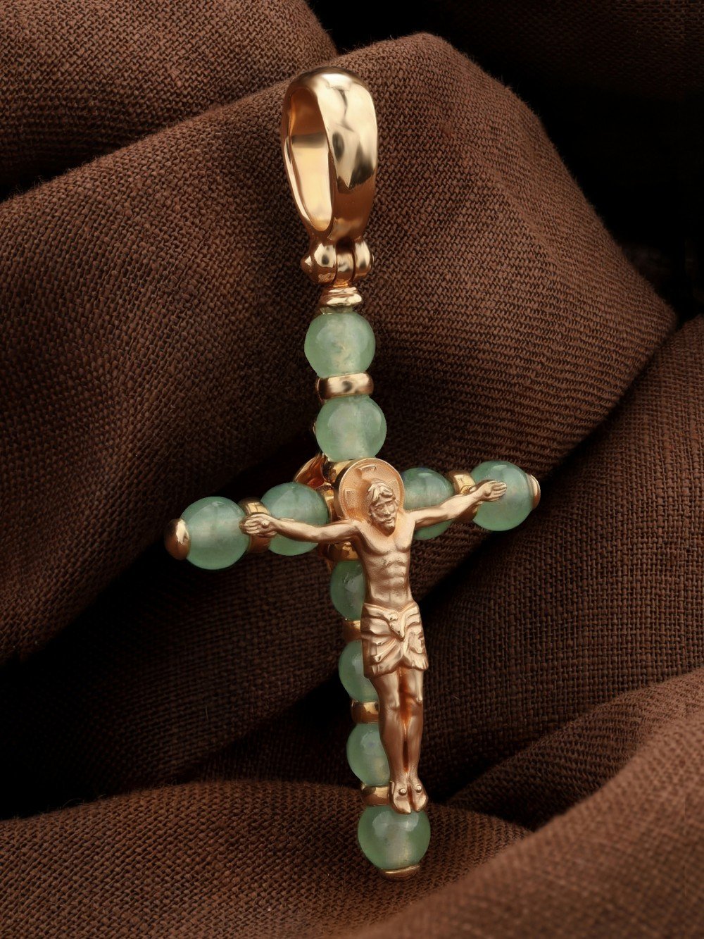 Крест из золота c нефритом