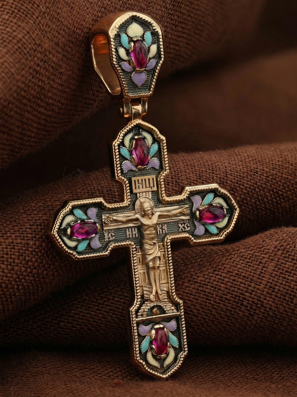 Крест из золота c эмалью и рубином