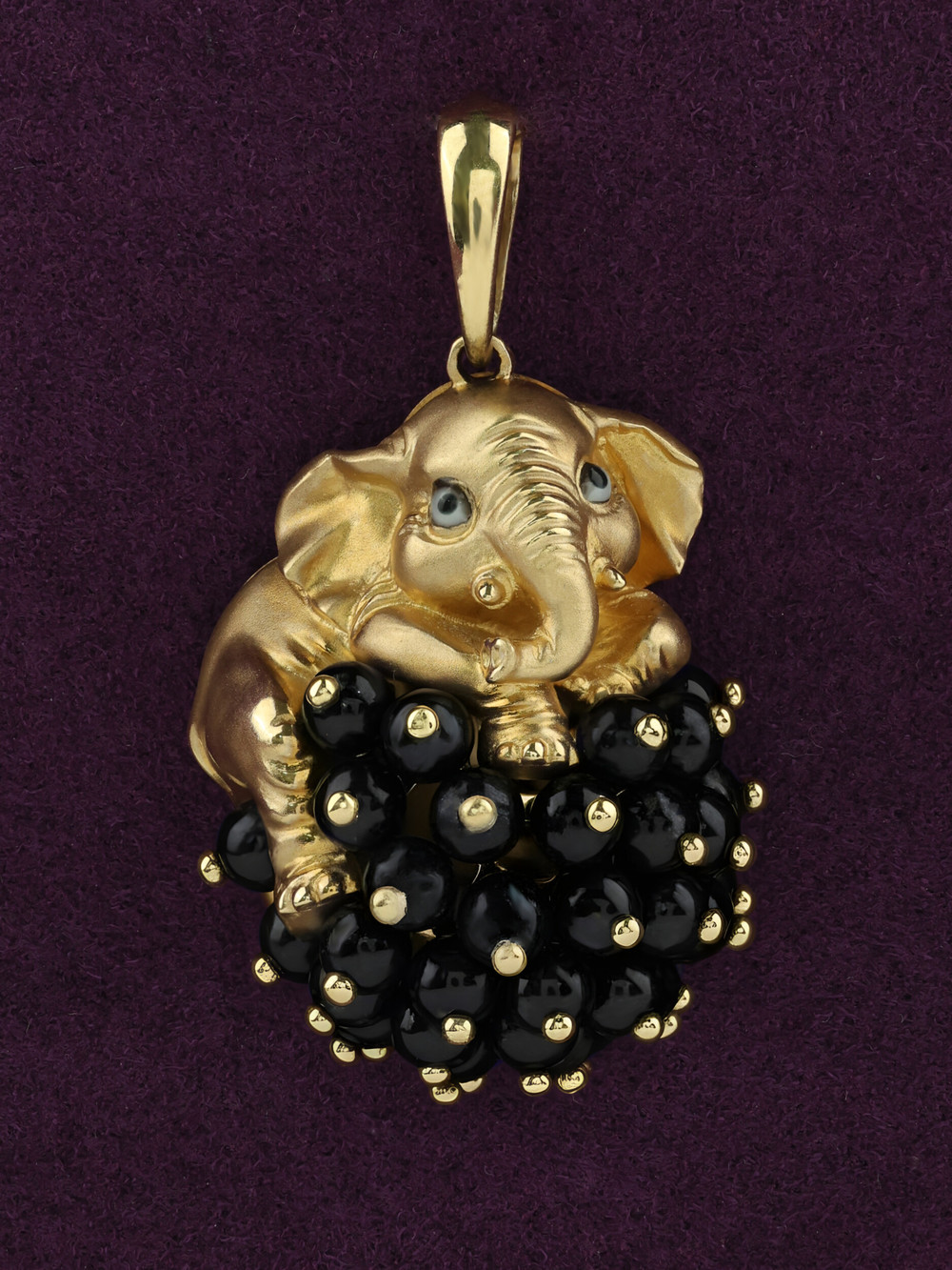 Подвеска из лимонного золота c эмалью и ониксом