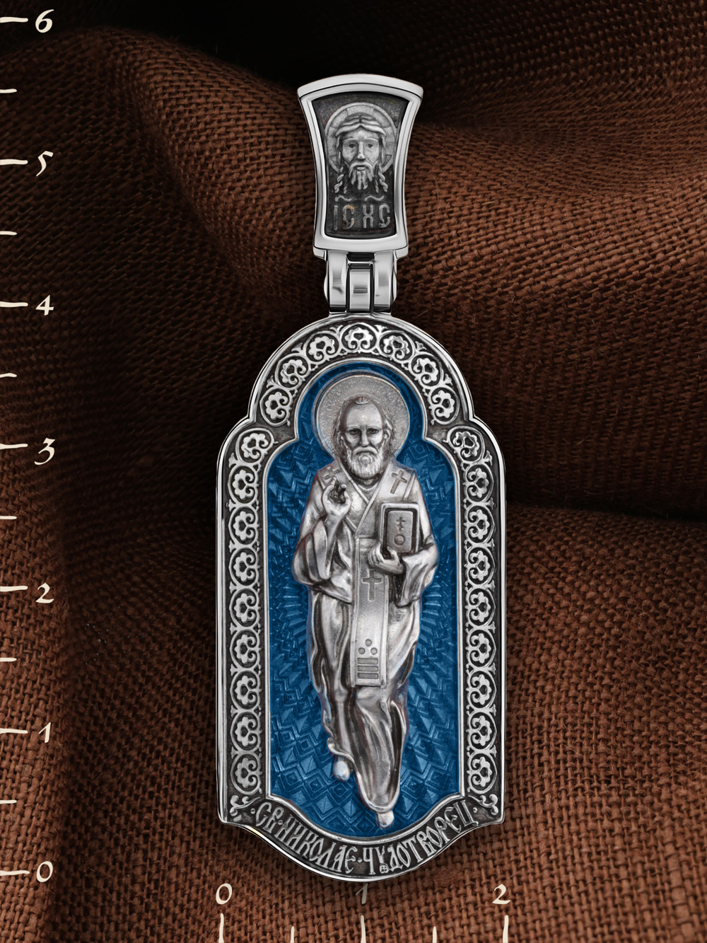 Образок из белого золота c эмалью